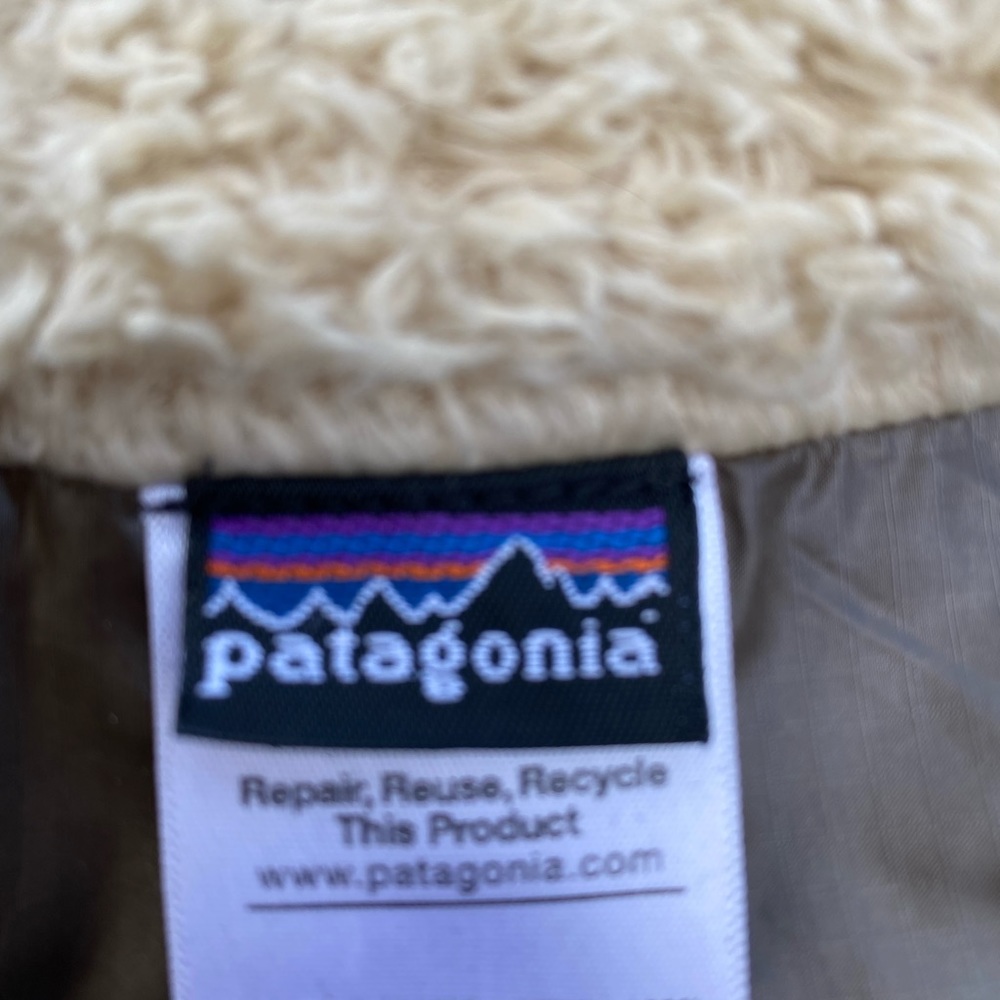 Patagonia woman’s jacket with lining  w/ faux fur - Picture 8 of 10